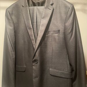 Kenneth Cole suit. 42r 37 waist